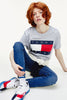 타미힐피거 여성 라운드넥 플래그 로고 프린트 반팔 크롭 티셔츠